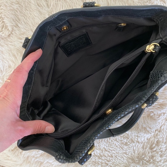 Authentic Coach - Picture 5 of 8